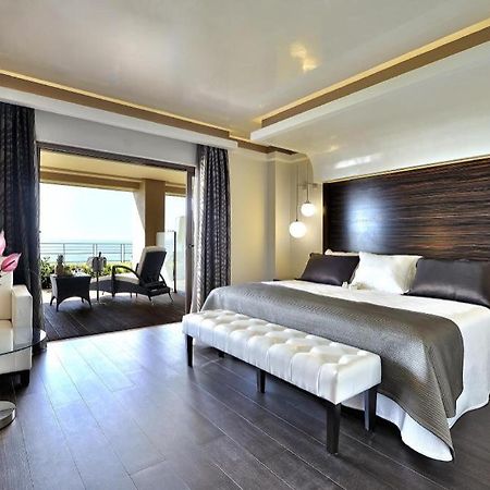 Отель Vincci Seleccion Aleysa Бенальмадена Экстерьер фото A bedroom at the hotel