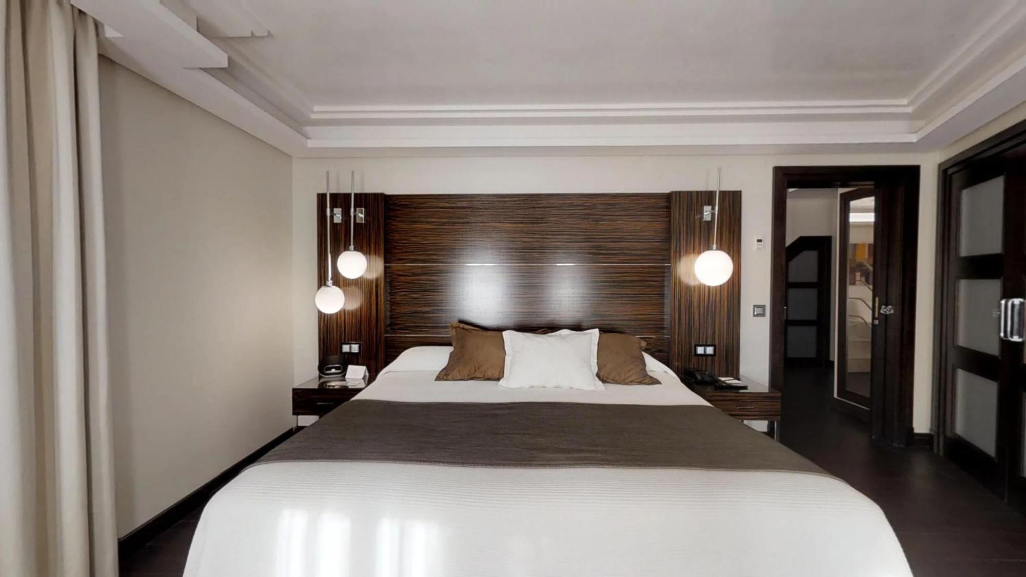 Отель Vincci Seleccion Aleysa Бенальмадена Номер фото A bedroom at the hotel